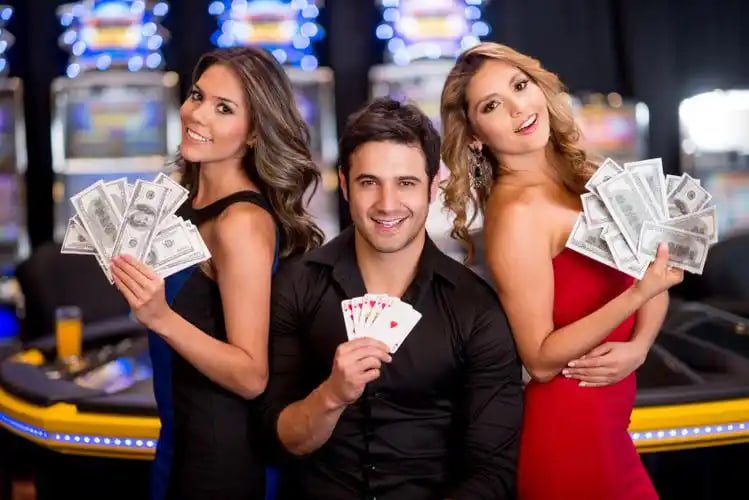 Teen Patti live table showing three player hands and community cards